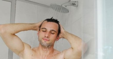 فوائد الاستحمام بالماء البارد: صحة وانتعاش